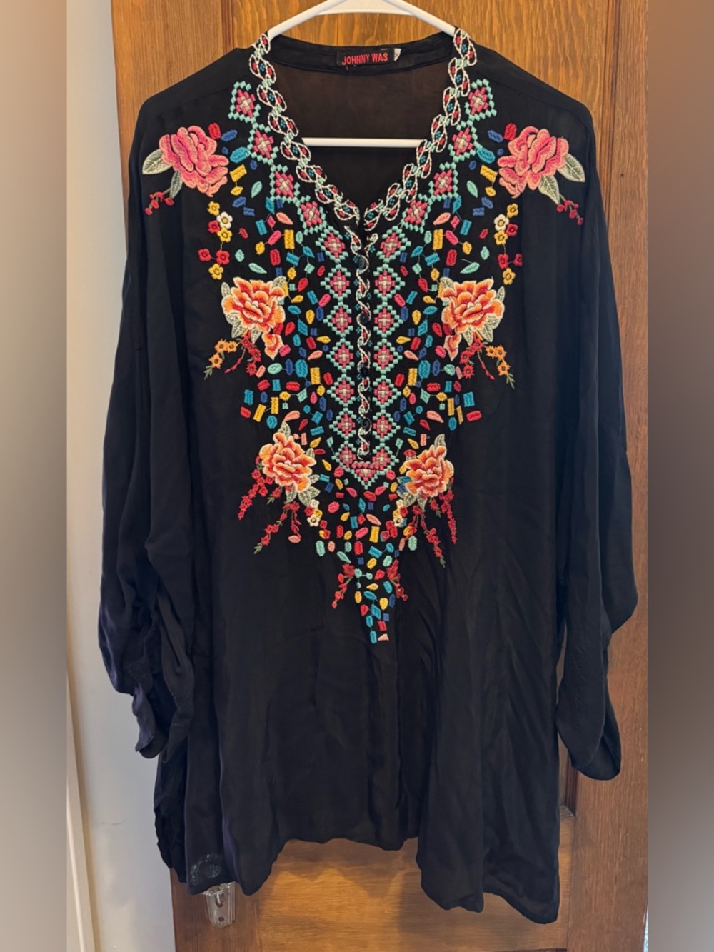 Johnny Was Tunic Embroidered Floral
Plus Size 1X